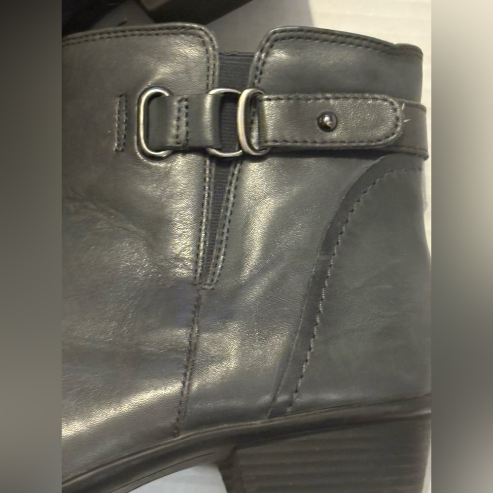 Earth Charcoal Gray Leather Ankle Boots Womens Comfort Zip Buckle Low Heel Sz 9 - Picture 2 of 8